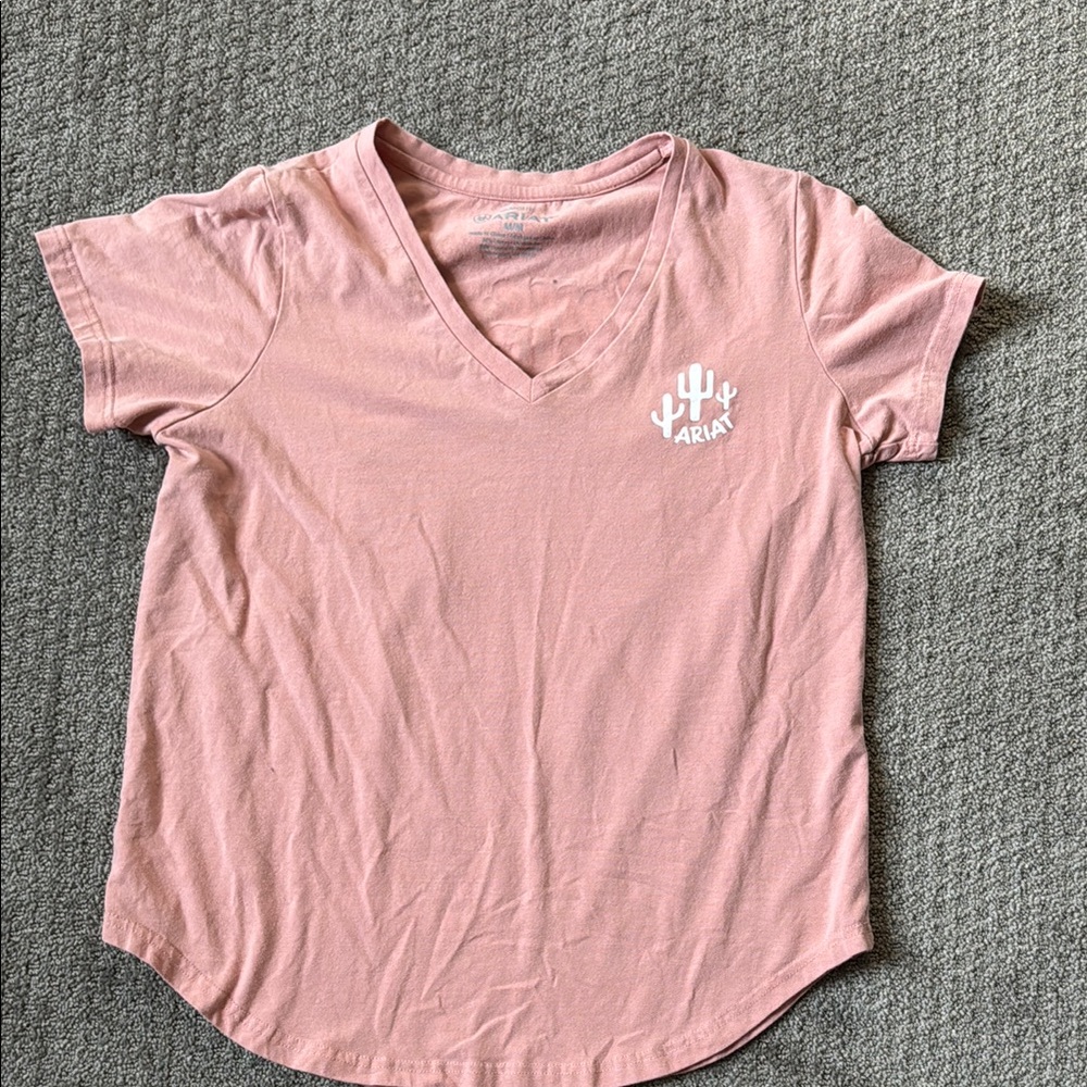 ARIAT Women's Pink V-Neck Top